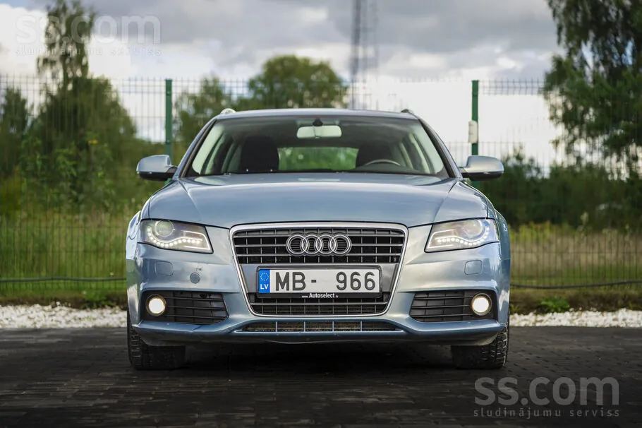 Audi A4 2009 photo 2