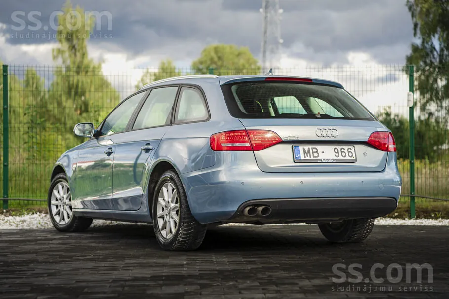 Audi A4 2009 photo 4
