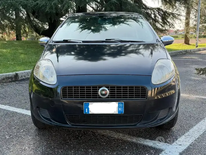 Fiat Grande Punto 2007 photo 2