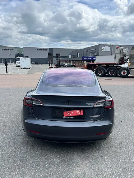 Tesla Model 3 2019 photo 4