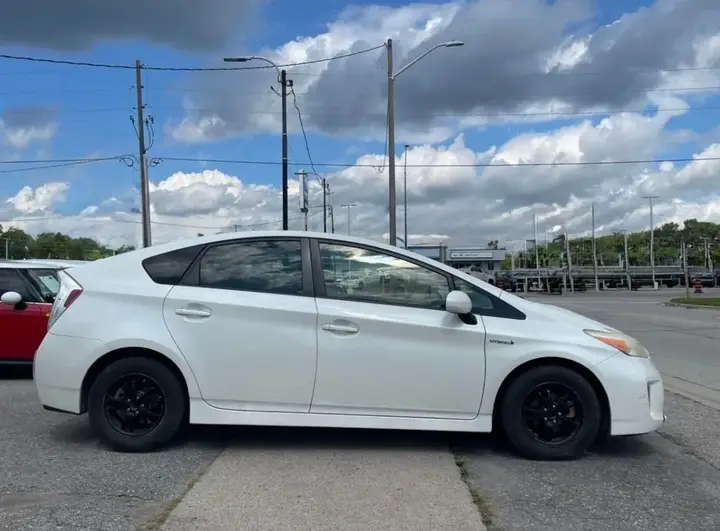 Toyota Prius 2015 photo 4