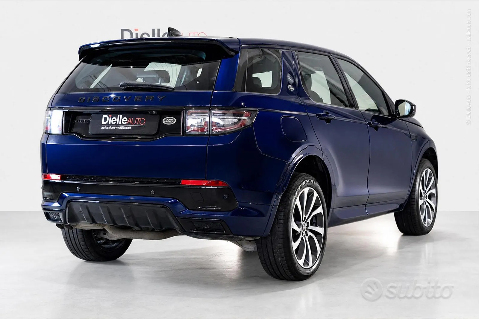 Land Rover Discovery Sport 2022 photo 2