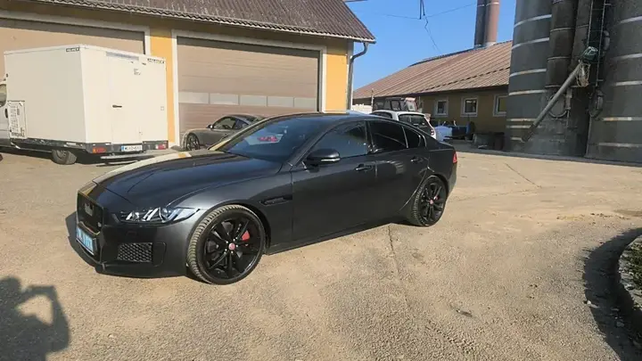 Jaguar Xe