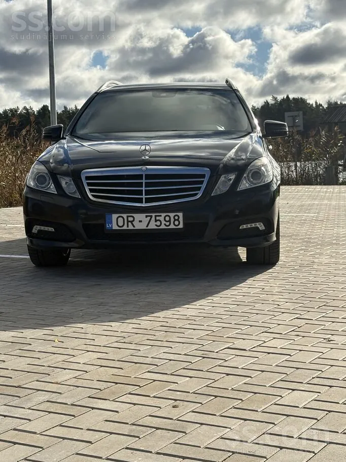 Mercedes-Benz E250 2010 photo 2