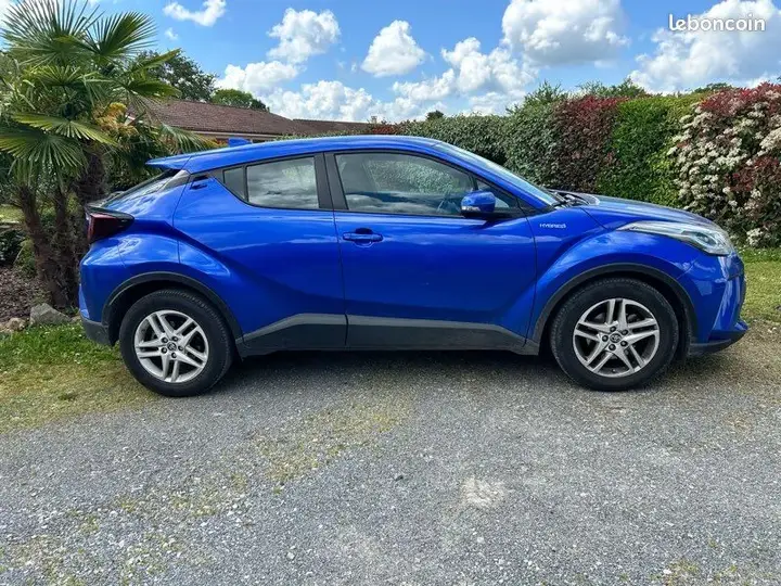 Toyota C-Hr 2022 photo 3