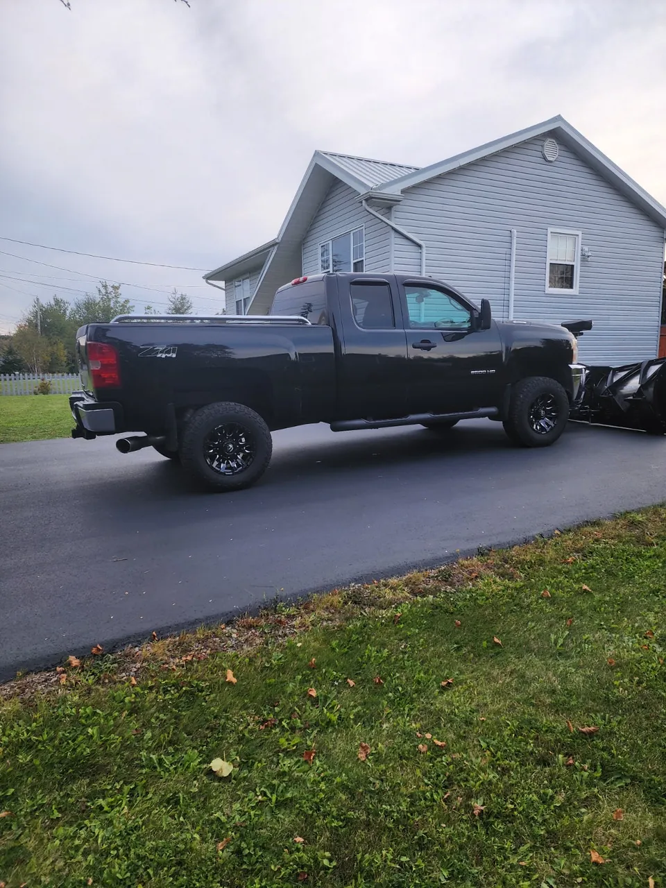 Chevrolet Silverado 2500Hd 2011 photo 2