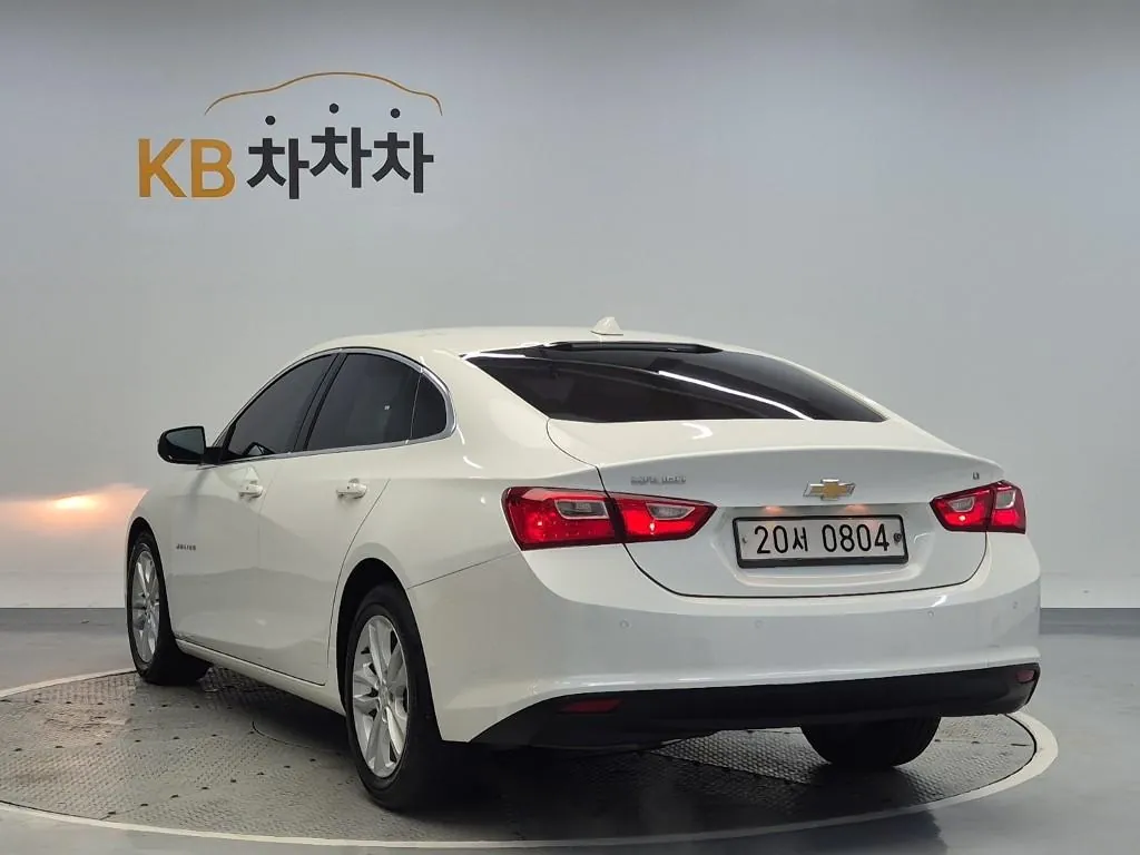 Chevrolet Malibu 2017 photo 2