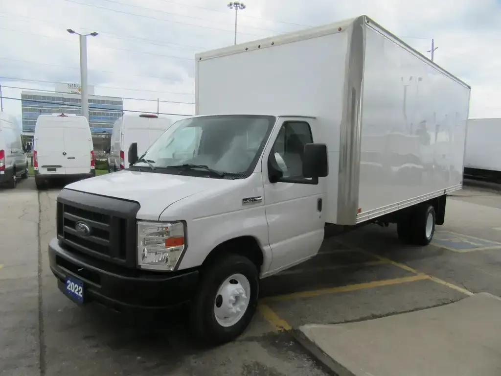 Ford E-450 2022 photo 3