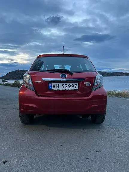 Toyota Yaris 2013 photo 5