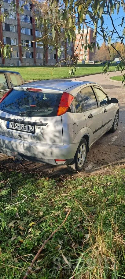 Ford Focus 2000 photo 5