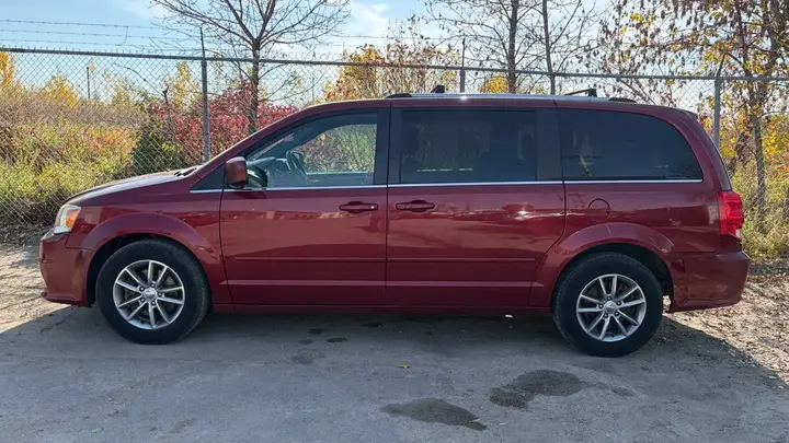 Dodge Grand Caravan 2015 photo 2