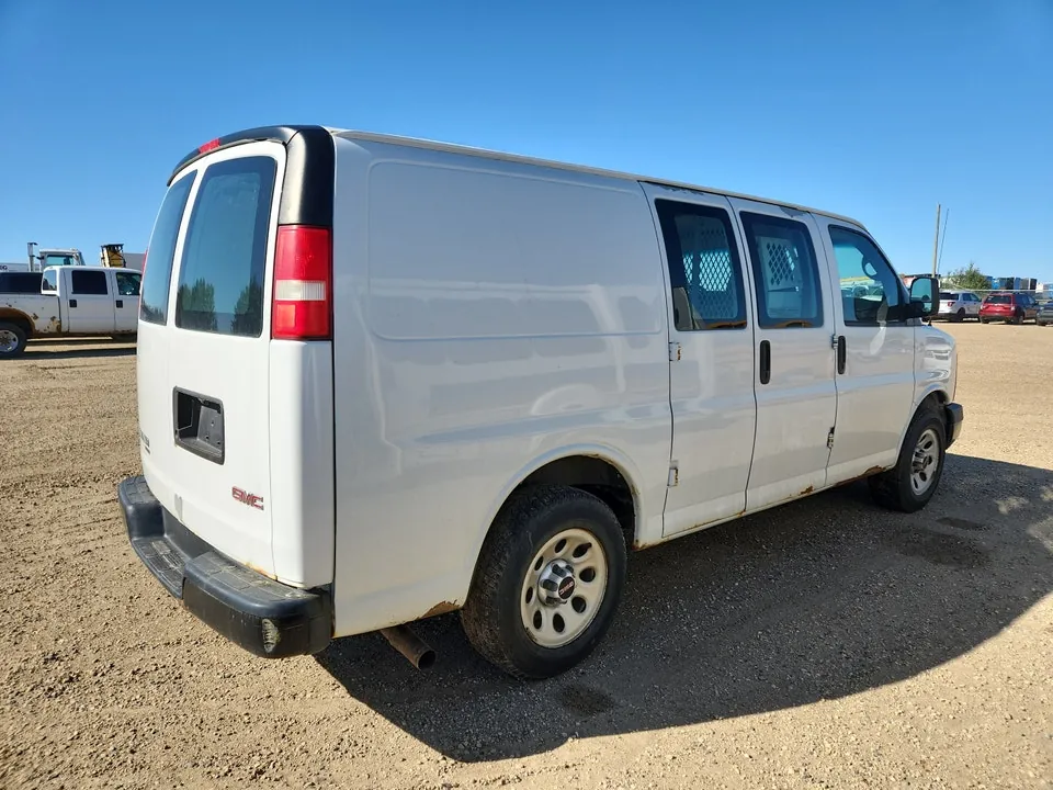 GMC Savana 2012 photo 4