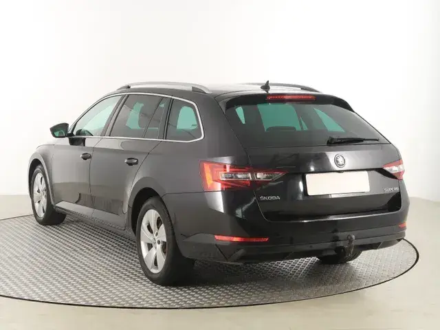 Skoda Superb 2016 photo 3