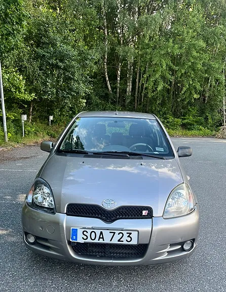 Toyota Yaris 2001 photo 2