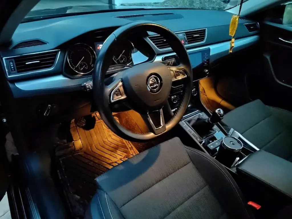 Skoda Superb 2017 photo 3