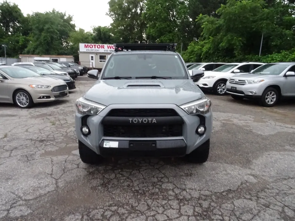 Toyota 4Runner 2017 photo 3