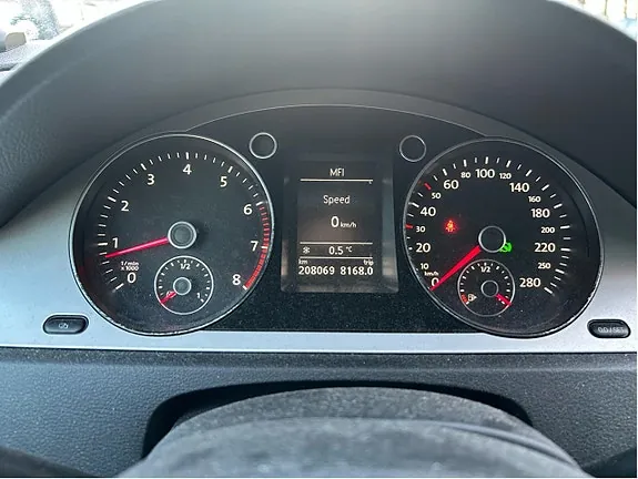 Volkswagen Passat 2009 photo 3
