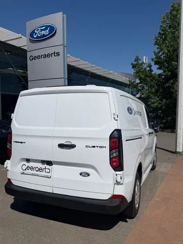 Ford Transit 2026 photo 3