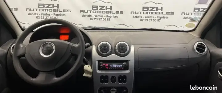 Dacia Sandero 2008 photo 3