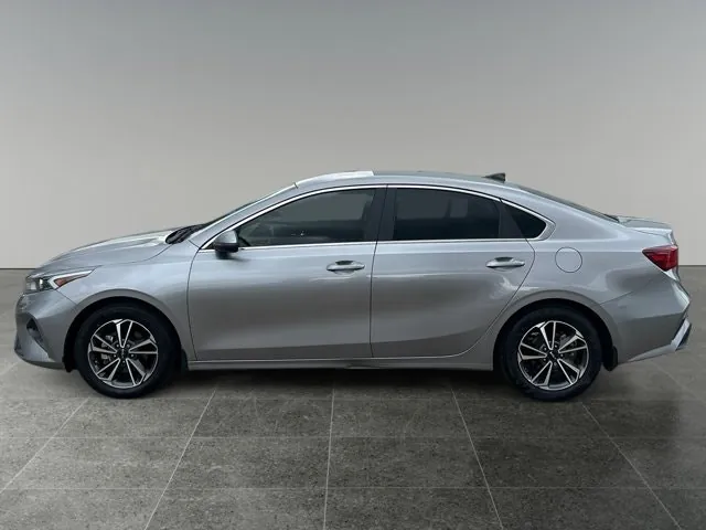 Kia Forte 2022 photo 2