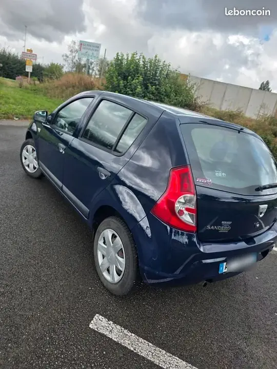 Dacia Sandero 2010 photo 4