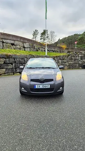 Toyota Yaris 2011 photo 3