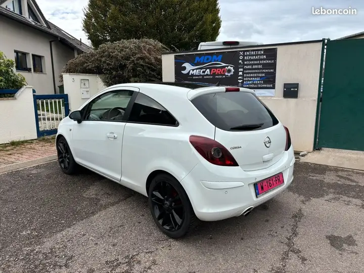 Opel Corsa 2011 photo 3