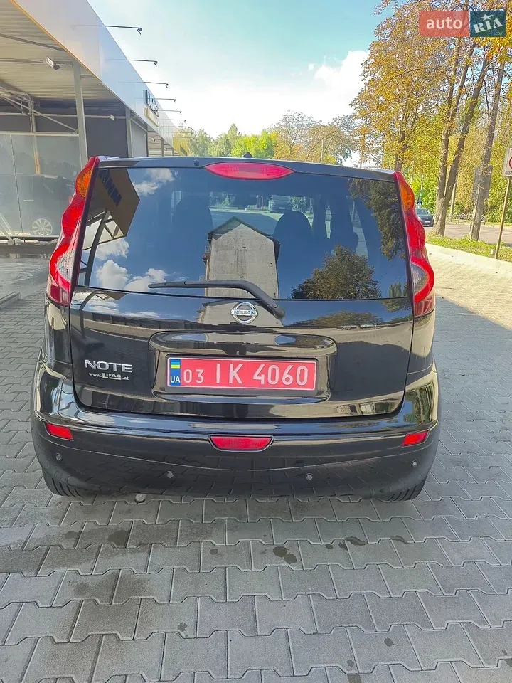 Nissan Note 2010 photo 5