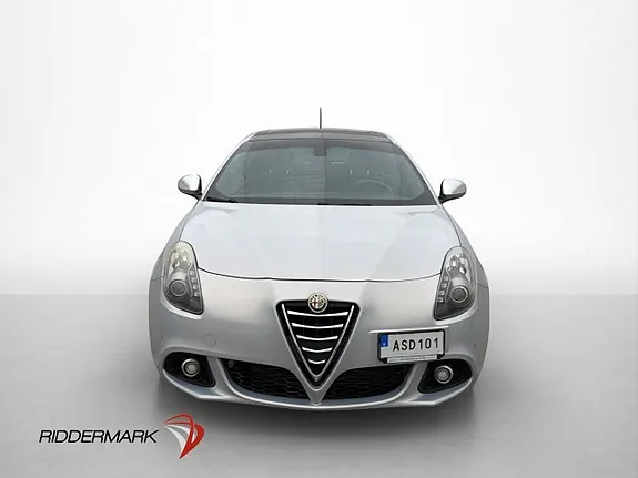 Alfa Romeo Giulietta 2014 photo 2