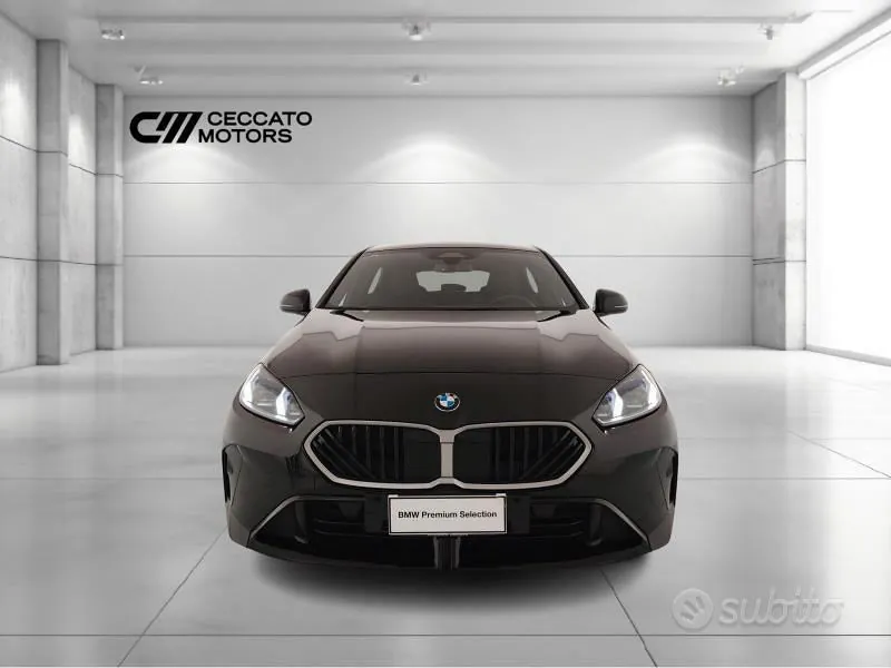 BMW 1 Series 2025 photo 2