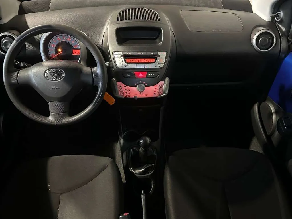 Toyota Aygo 2013 photo 2