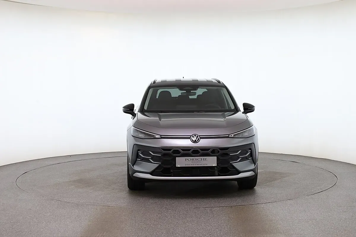 Volkswagen T-Roc Life 2026 photo 2