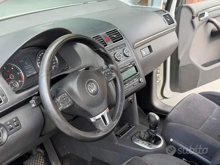 Volkswagen Touran 2015 photo 5