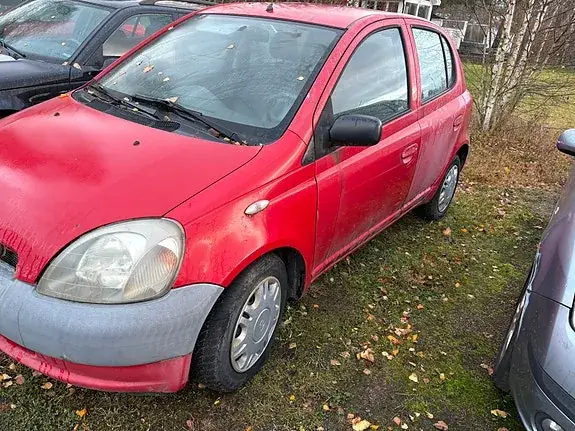 Toyota Yaris 1999 photo 3