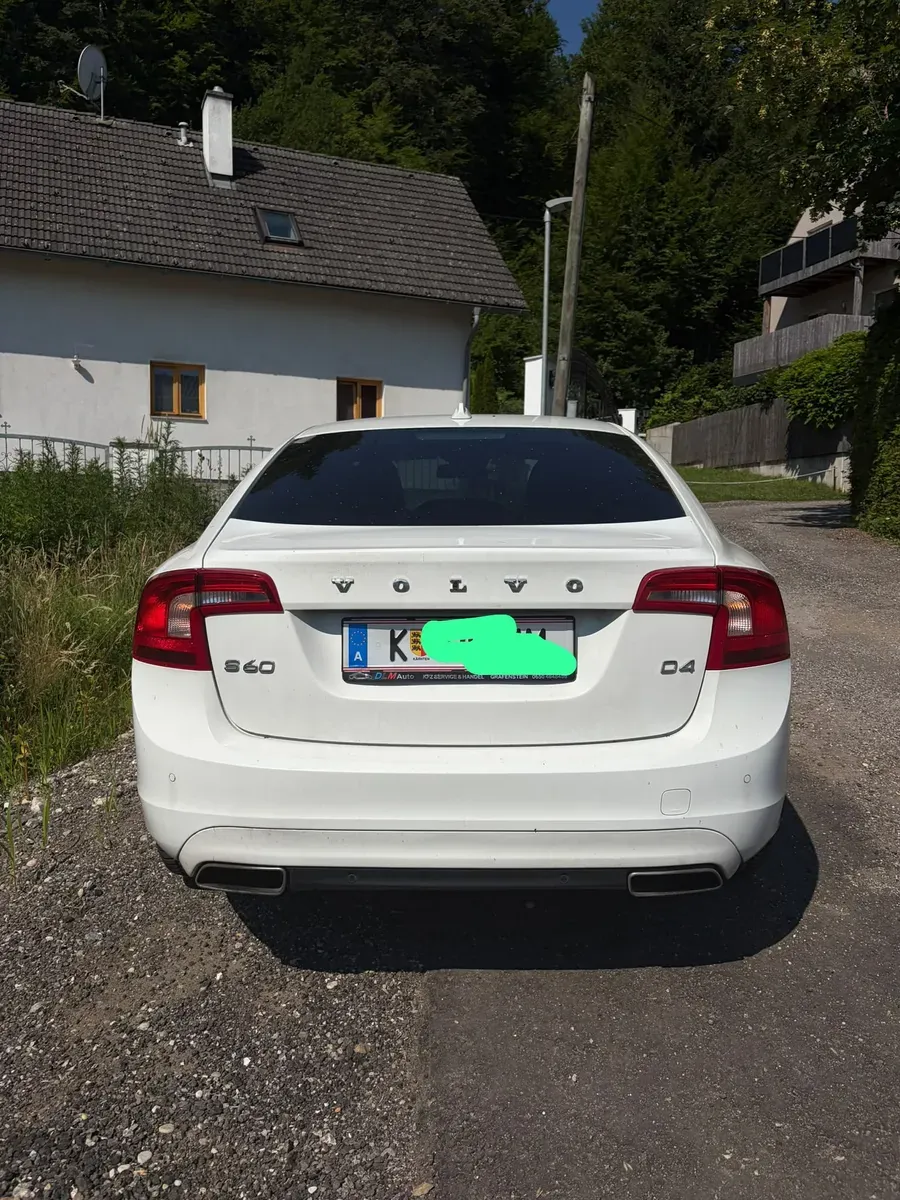 Volvo S60 2015 photo 2
