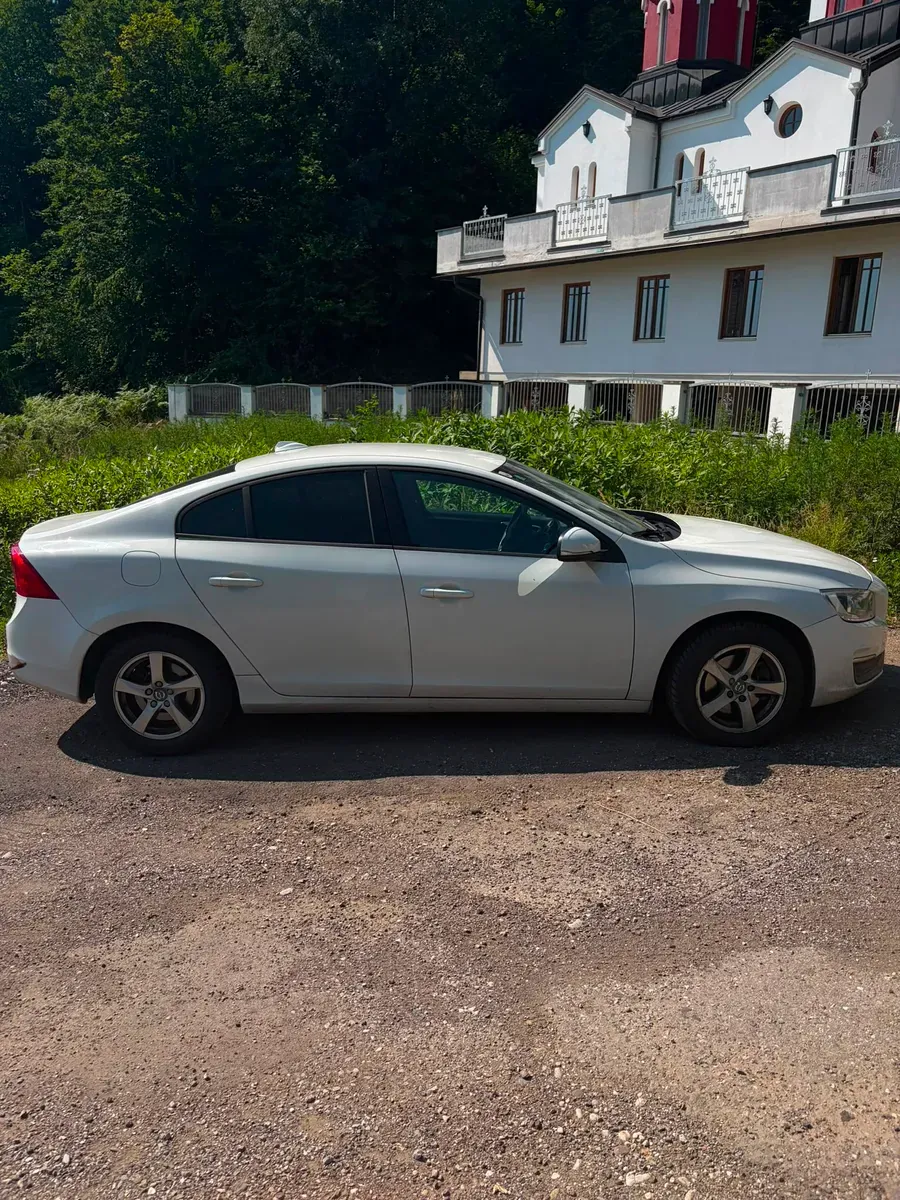 Volvo S60 2015 photo 3