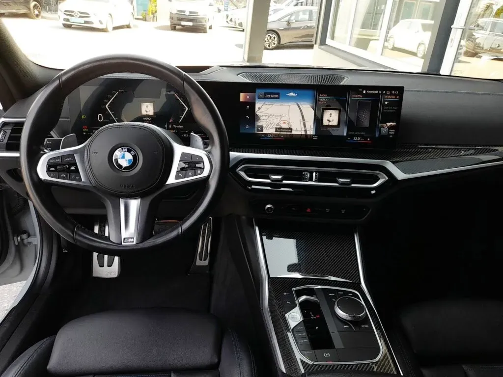 BMW 3 Series 2023 photo 3
