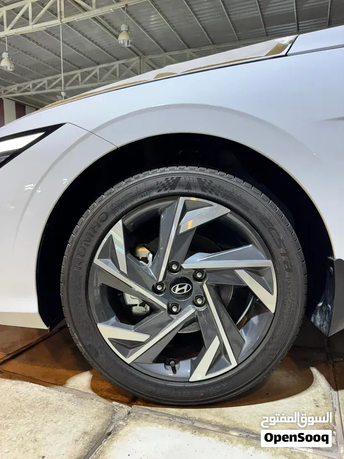 Hyundai Elantra 2026 photo 4