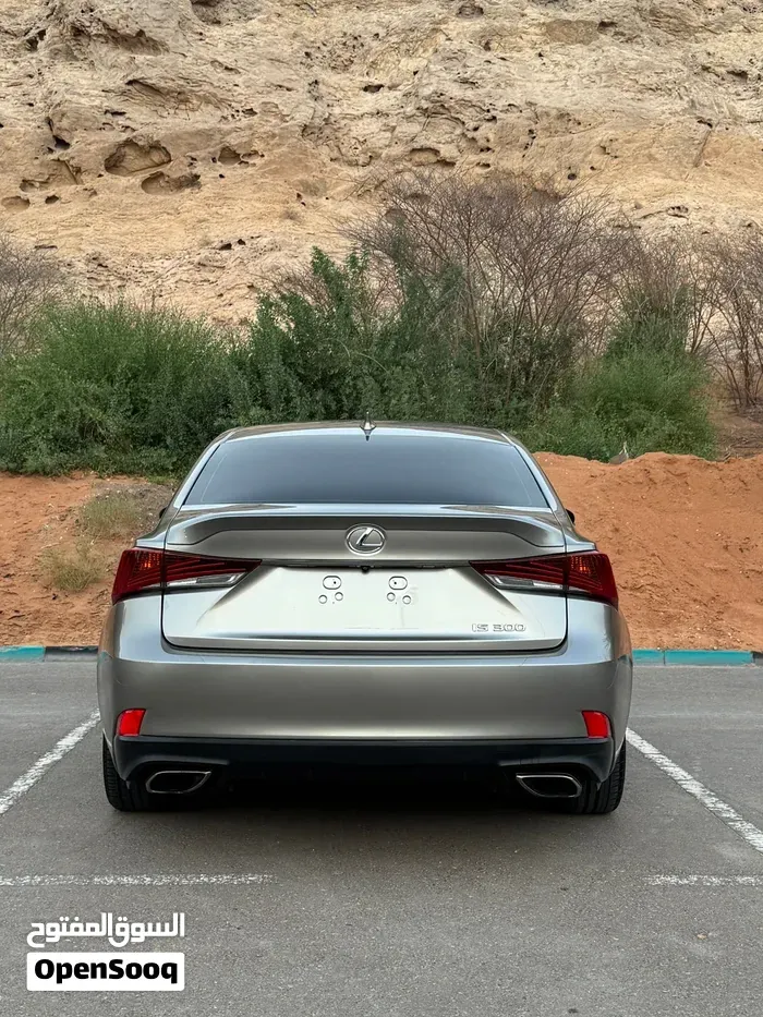 Lexus Is 300 2018 photo 4