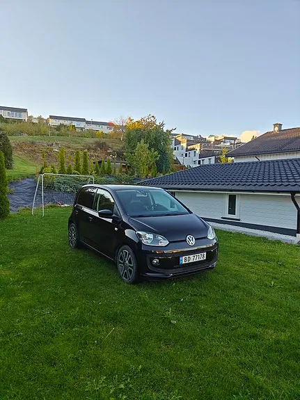 Volkswagen Up 2013 photo 2