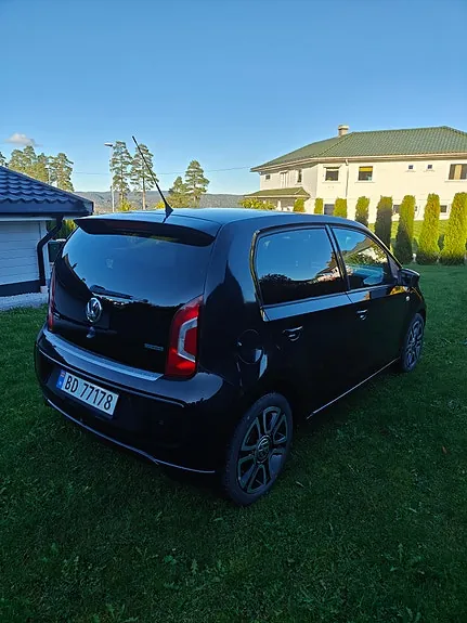 Volkswagen Up 2013 photo 3