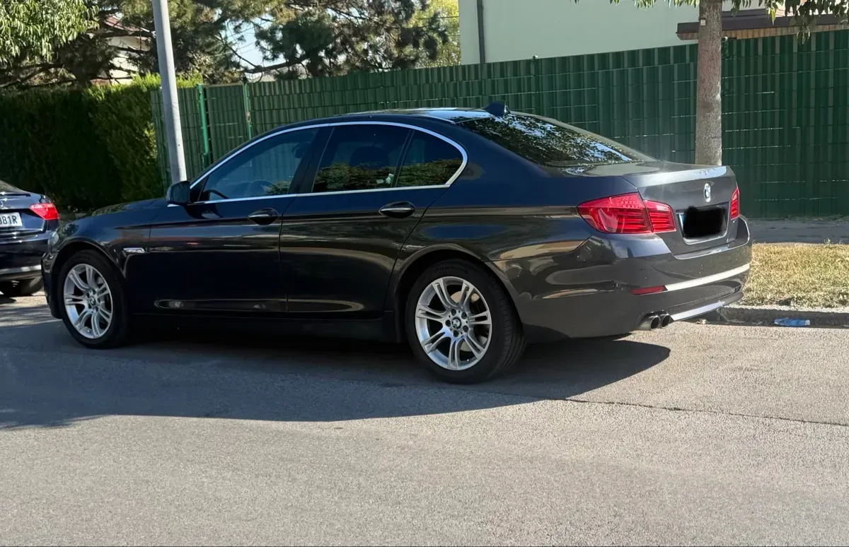 BMW 5 Series 2011 photo 3