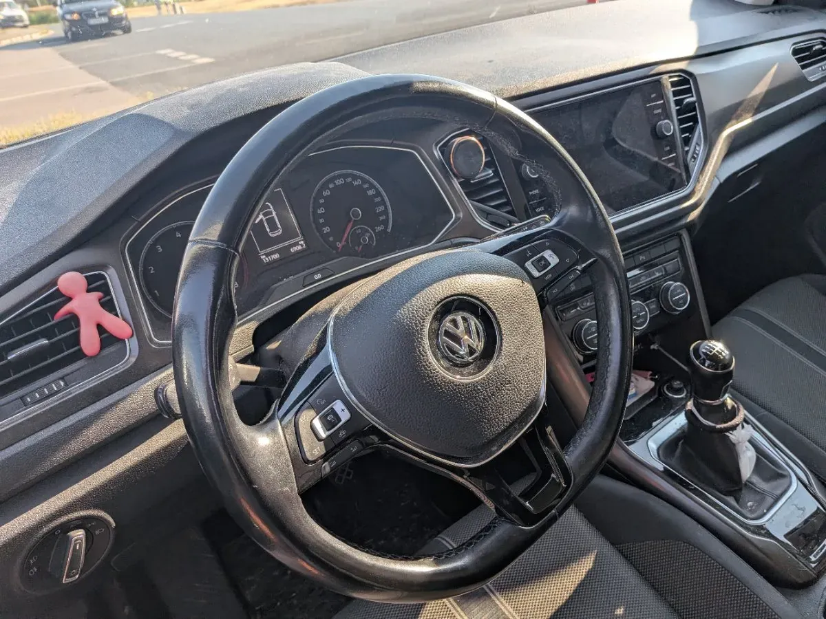Volkswagen T-Roc 2018 photo 2
