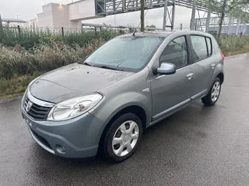 Dacia Sandero 2010 photo 2