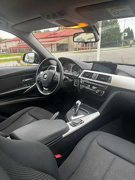 BMW 320I 2016 photo 4