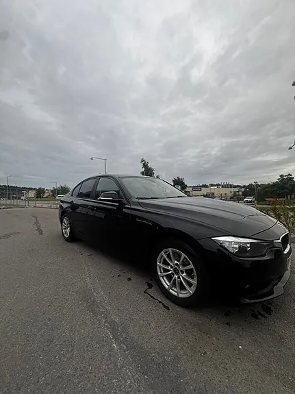 BMW 320I 2016 photo 3