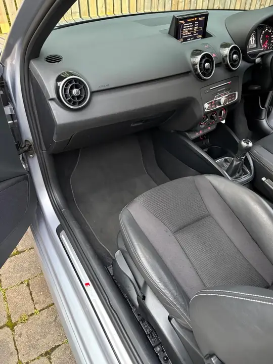 Audi A1 2015 photo 3