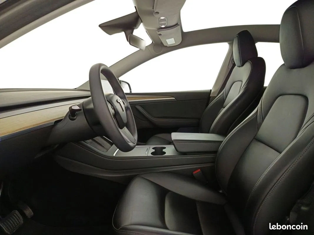 Tesla Model Y 2023 photo 4