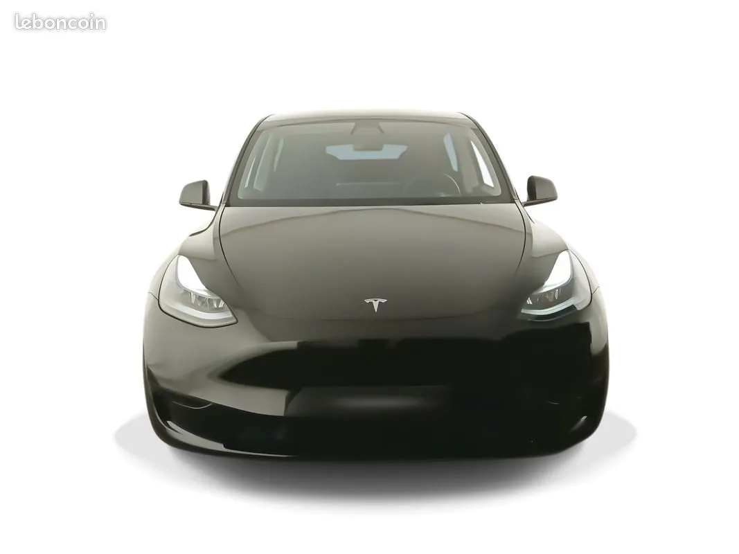 Tesla Model Y 2023 photo 2