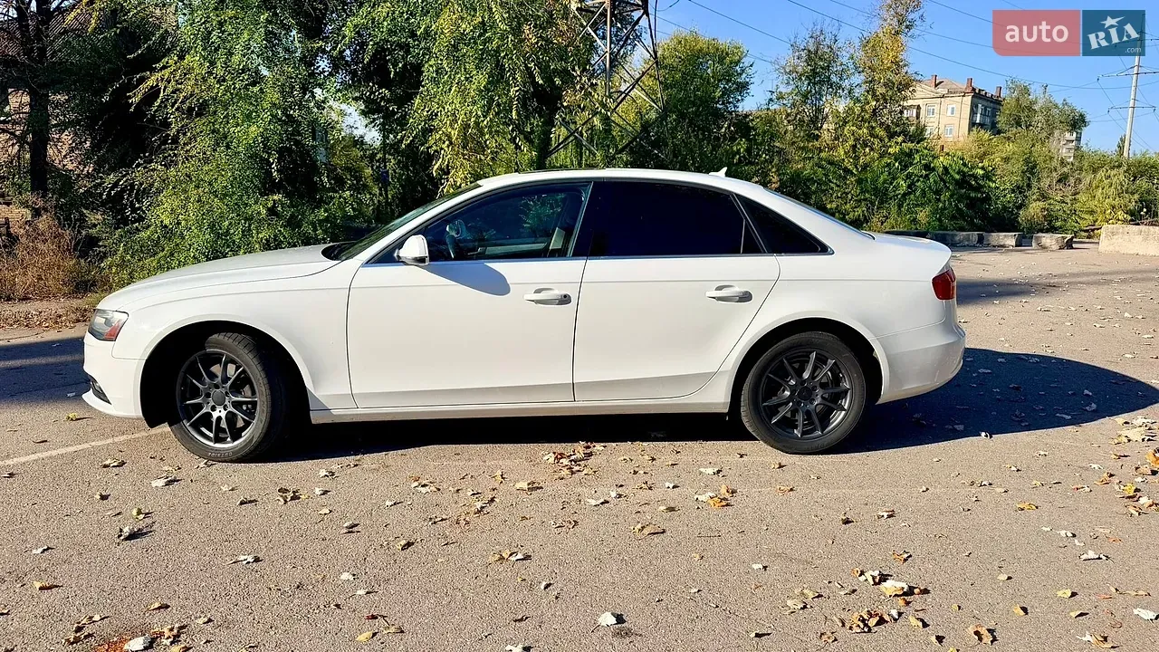 Audi A4 2013 photo 2